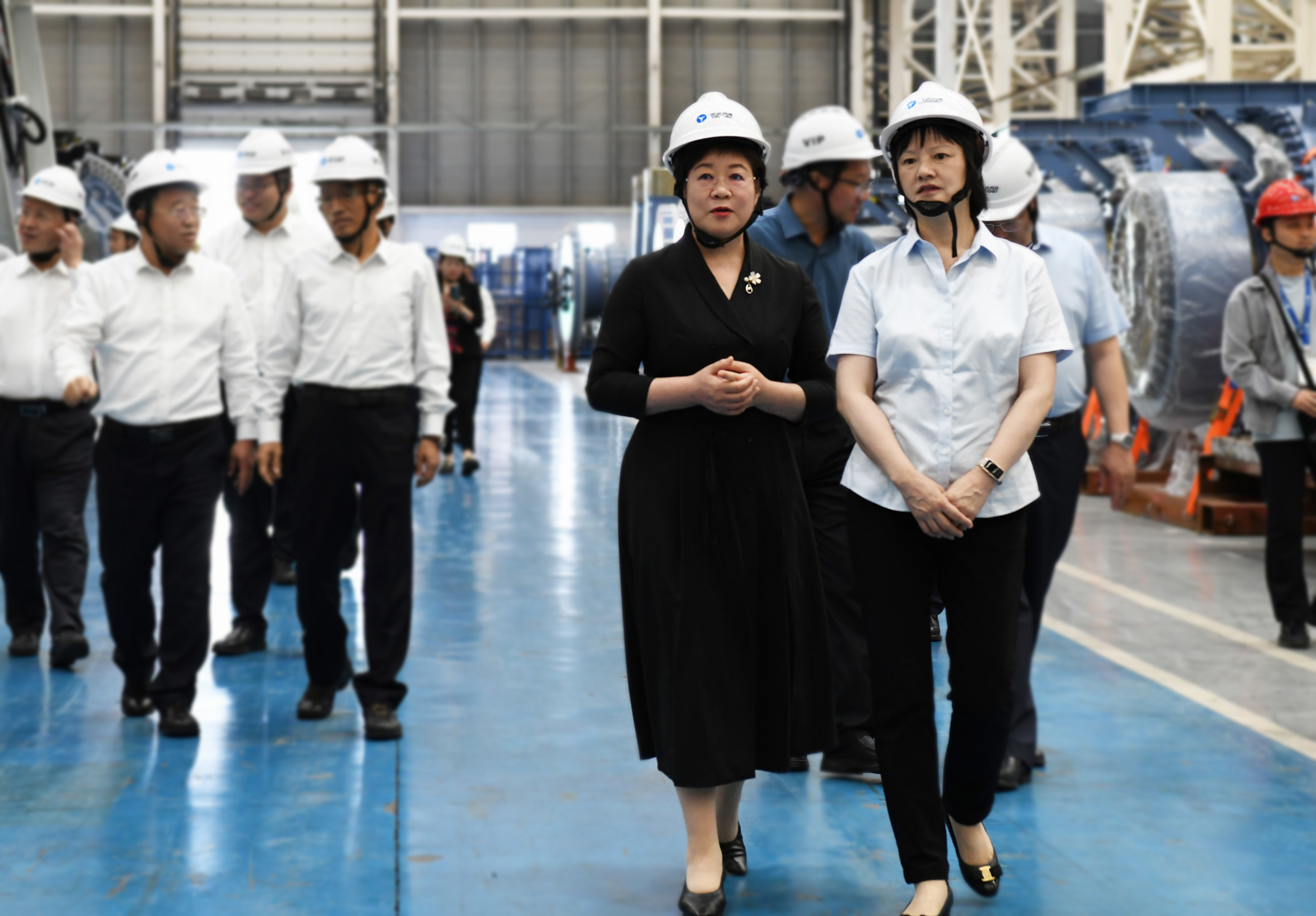 阿拉善盟盟委书记黄雅丽前往J9.COM股份调查调研