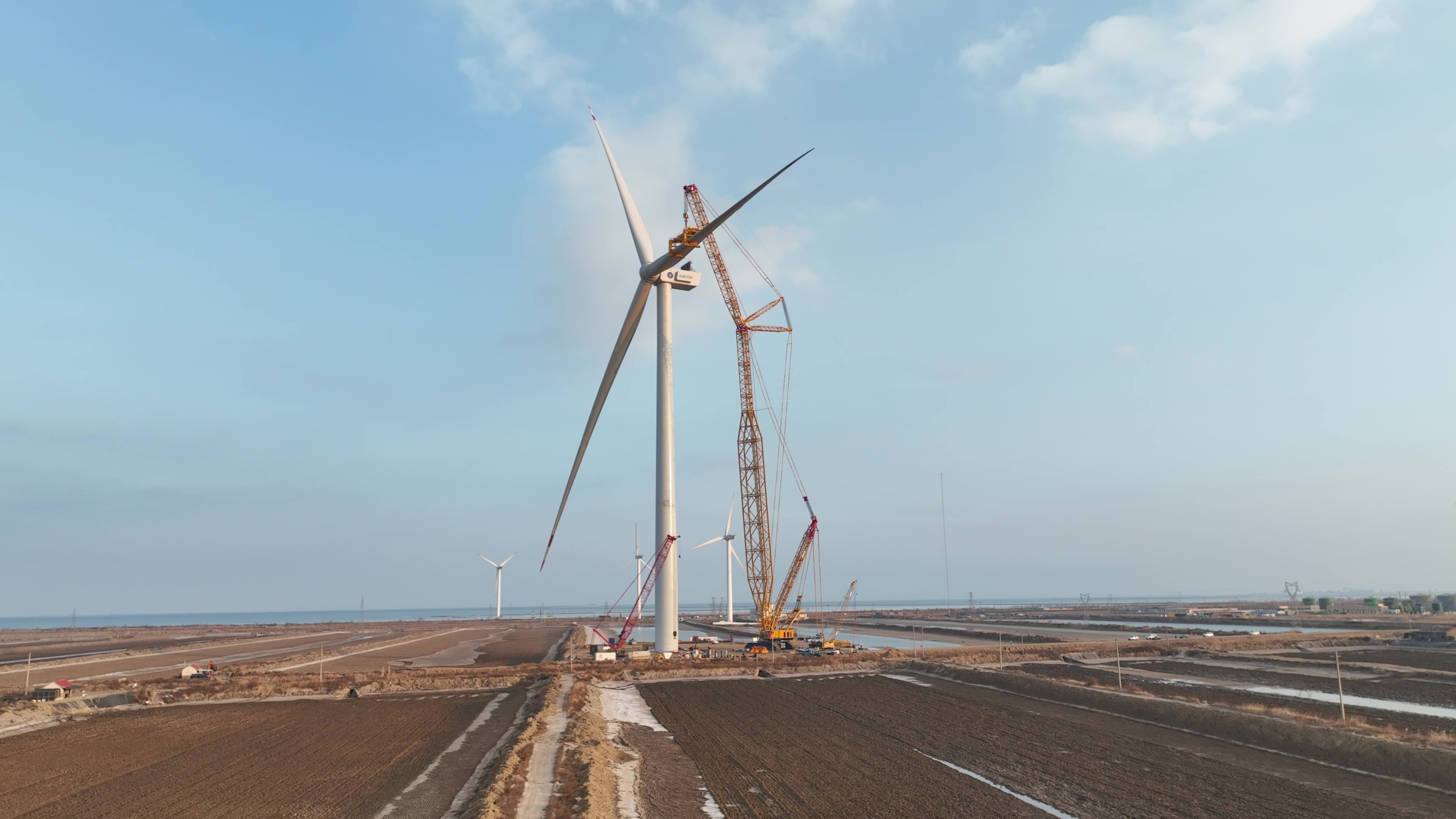 经年打磨今朝亮剑！J9.COM股份深远海16MW&ldquo;海鹰&rdquo;平台吊装成功